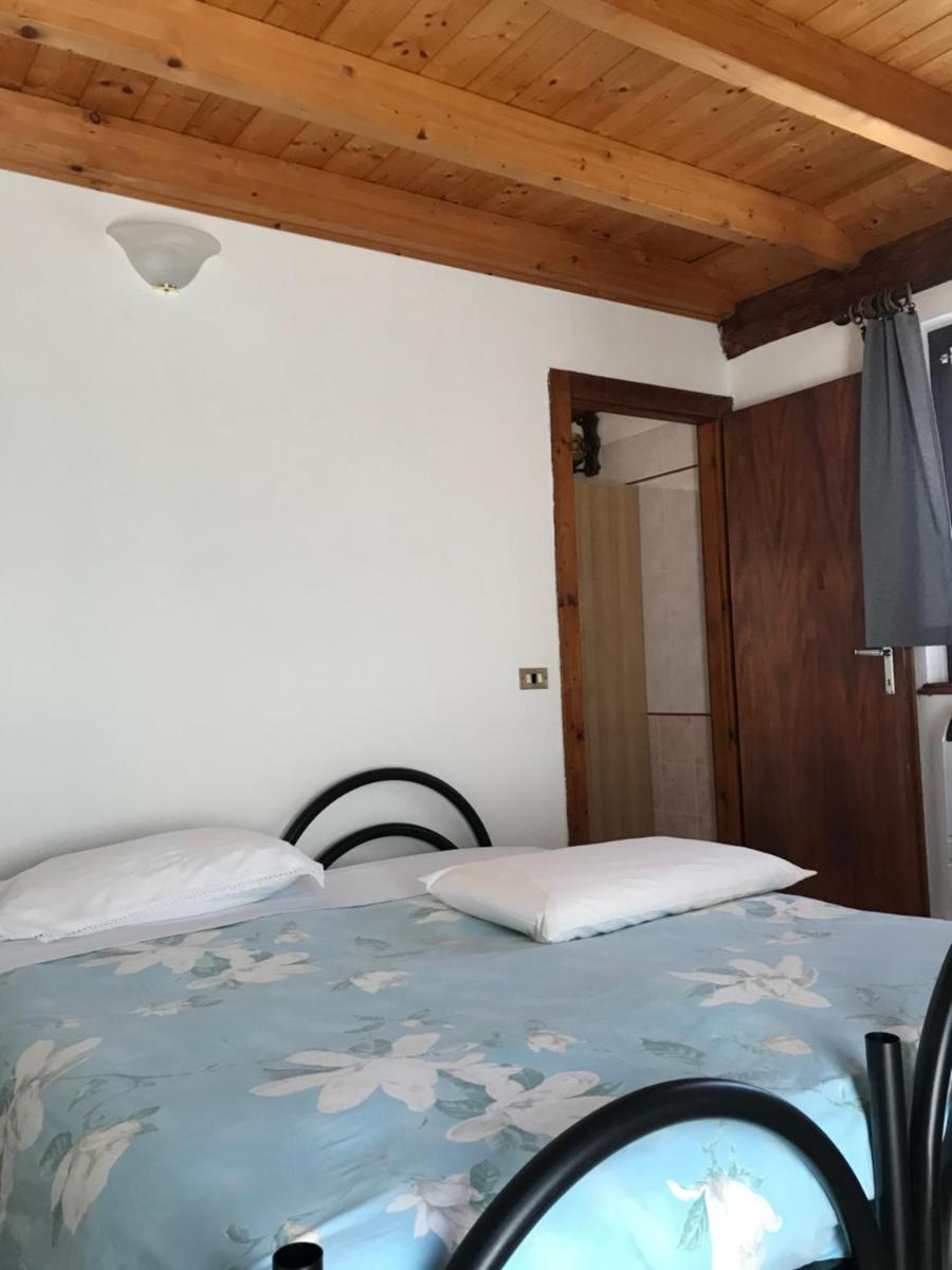 Nei et Soleil - Housity