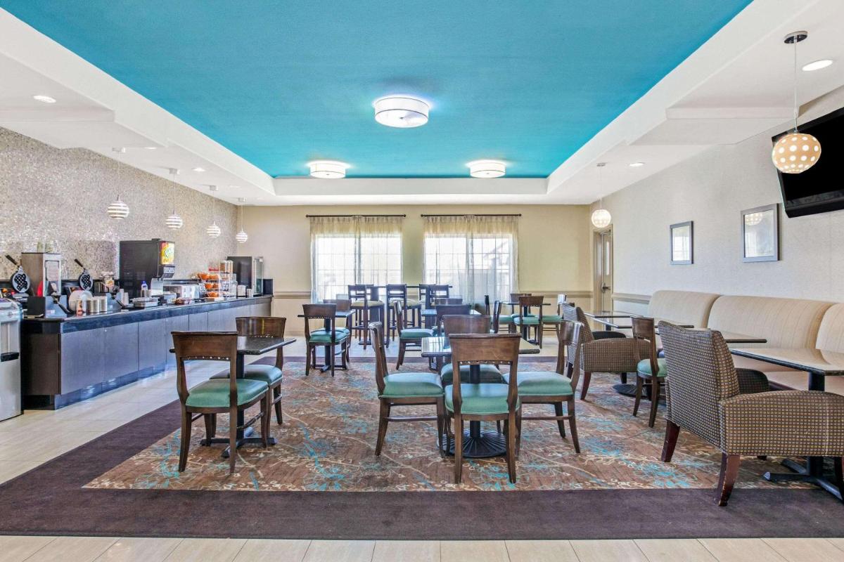 La Quinta by Wyndham Corpus Christi Airport - Housity
