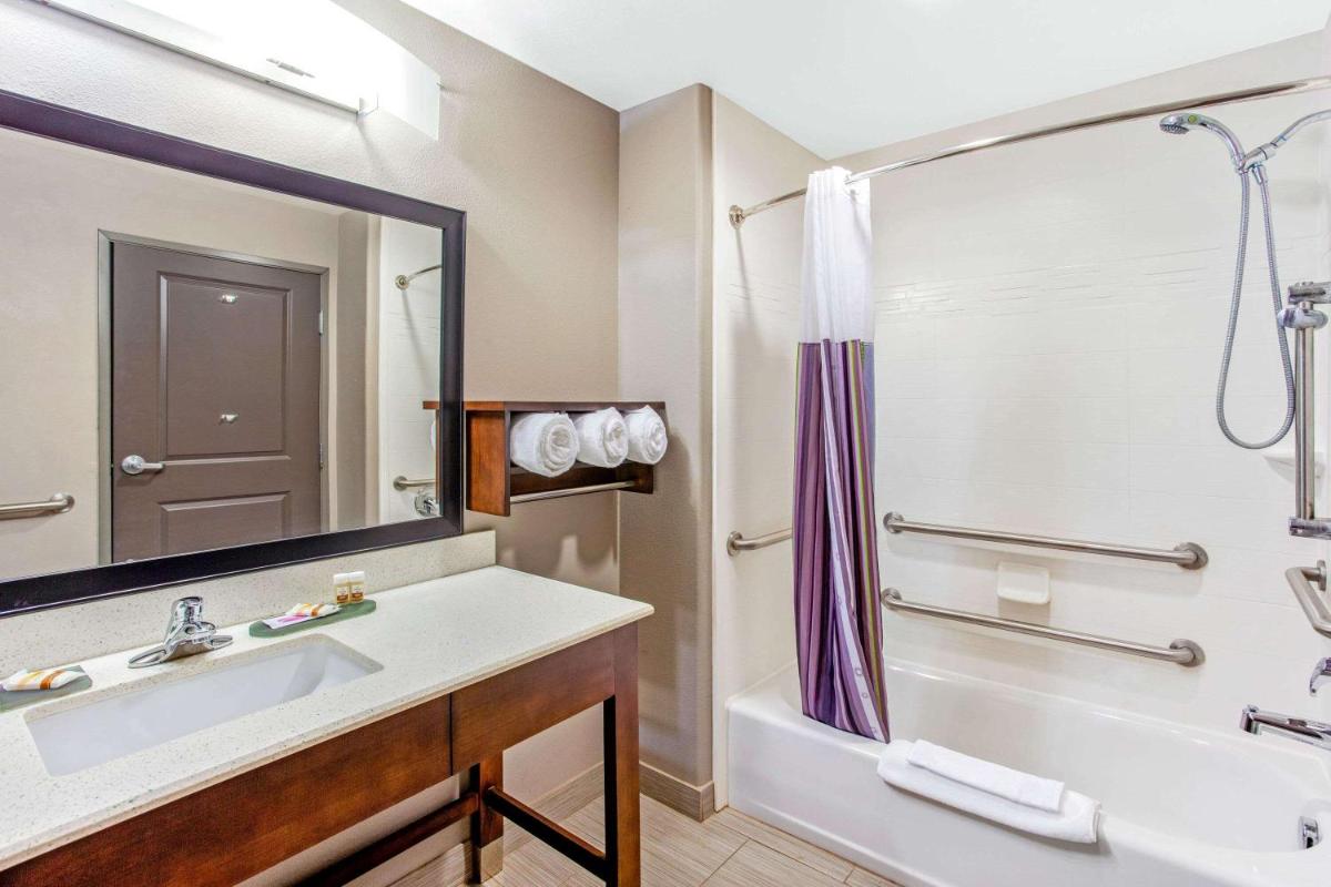La Quinta by Wyndham Gonzales TX - Housity