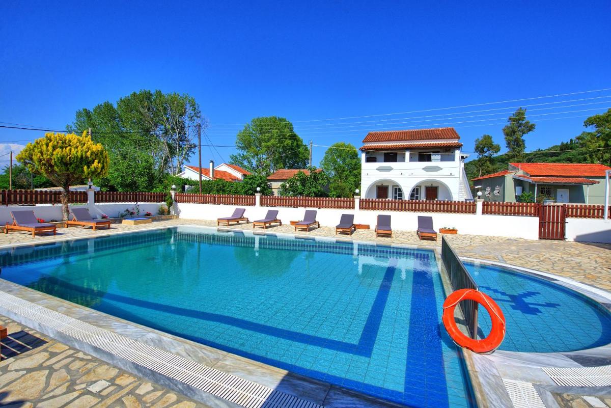 Sidari Beach Villa by PosarelliVillas - Housity