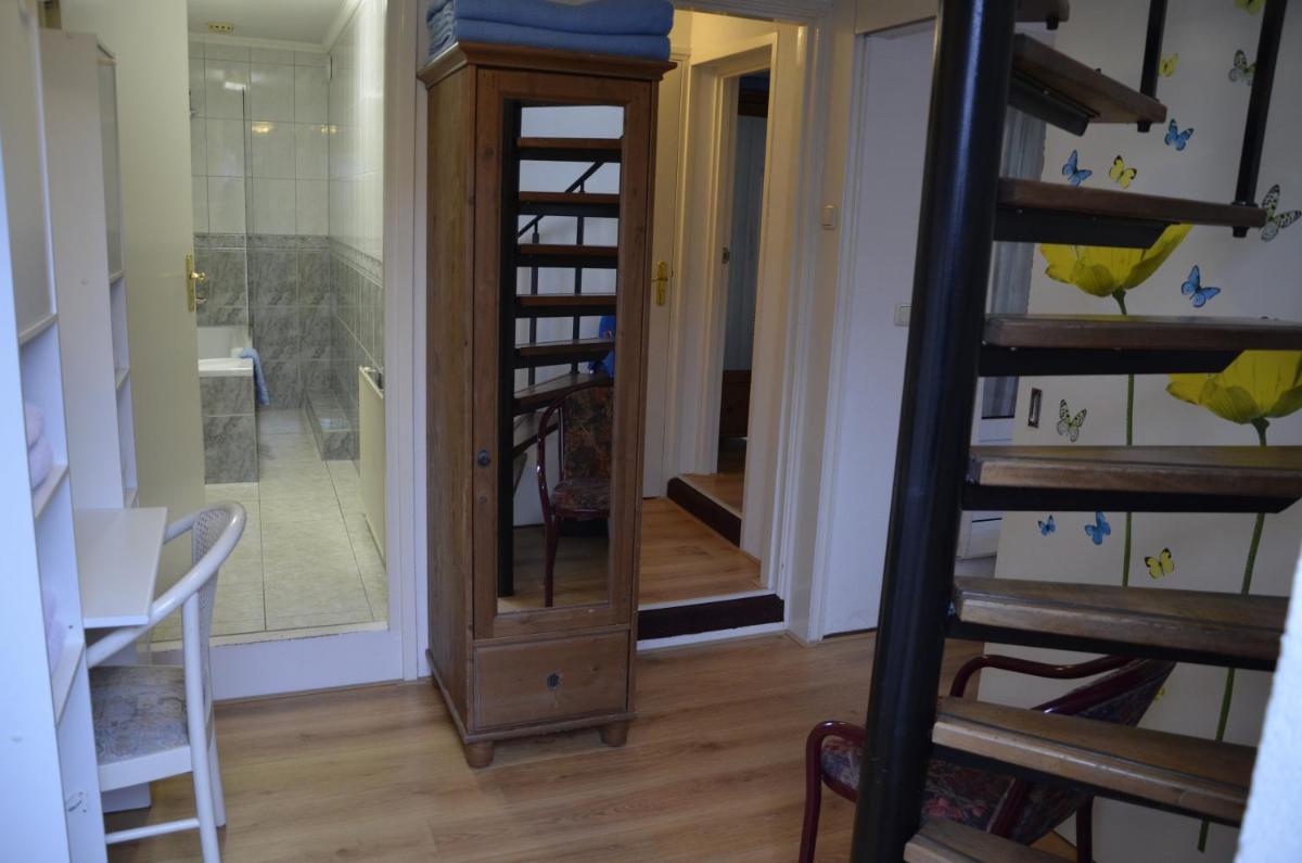 Zomerhuisje achter Torenlicht - Housity