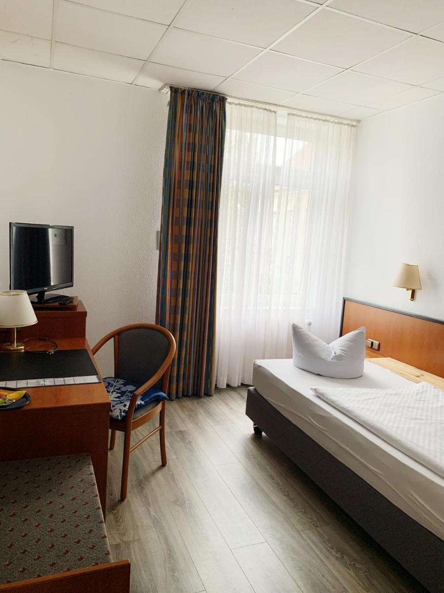 Hotel Birkenwerder - Housity