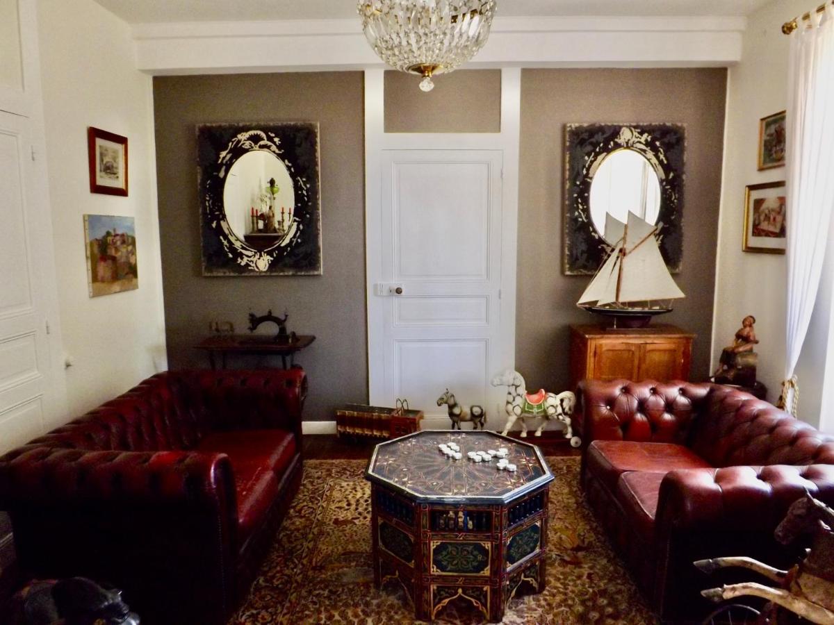 Suitetrails - Domaine de Lalat - B&B with en-suite bathrooms all rooms with garden views