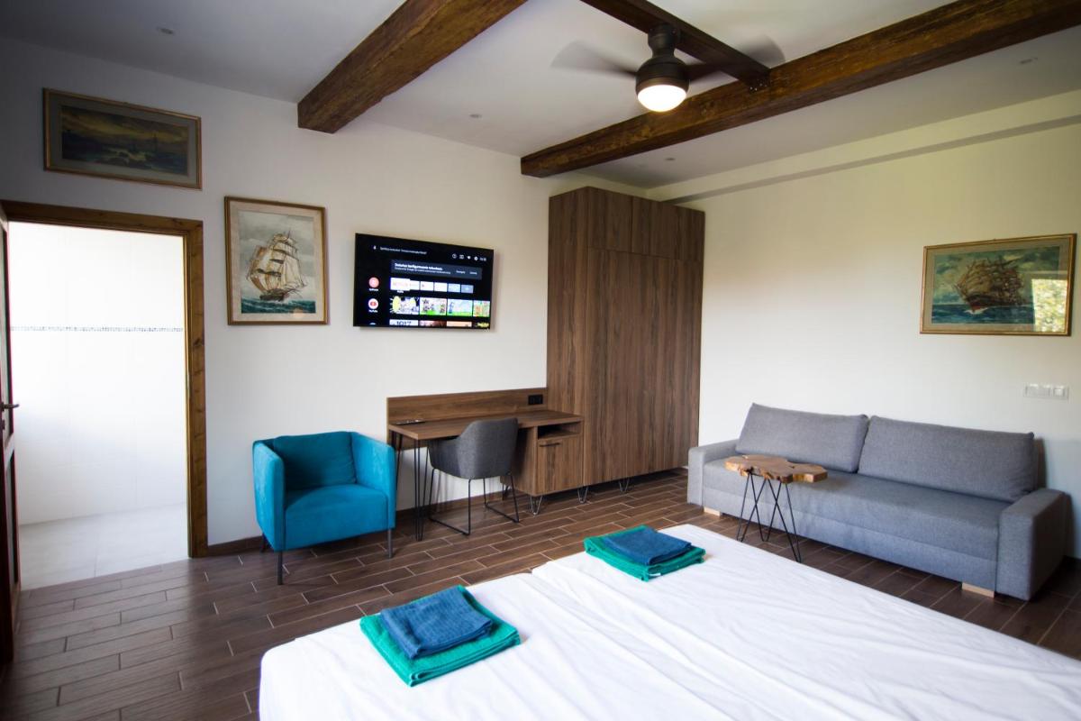 Luxurio rooms with baths - Housity