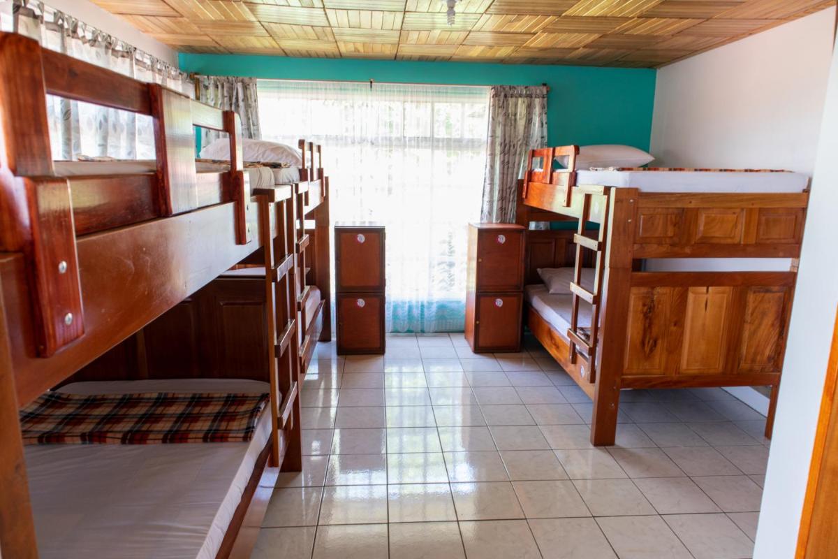 Hostel Bouganvilia Bed and Breakfast - Housity