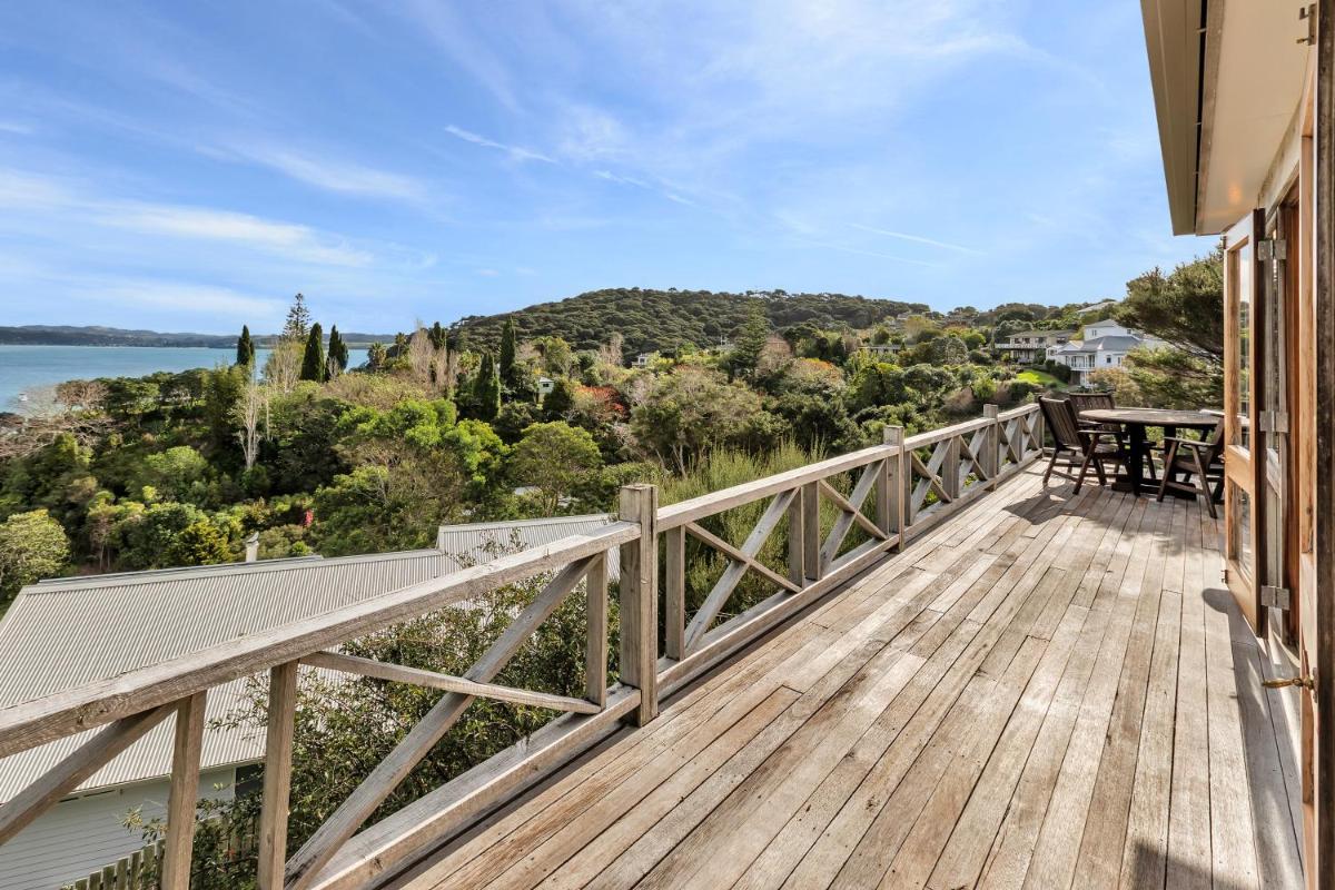 Te Maiki Retreat - Russell Holiday Home - Housity