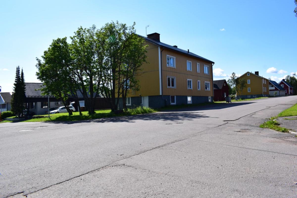 Apartment with shared bathroom in central Kiruna 1 - Housity