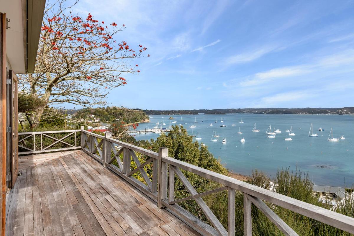 Te Maiki Retreat - Russell Holiday Home - Housity