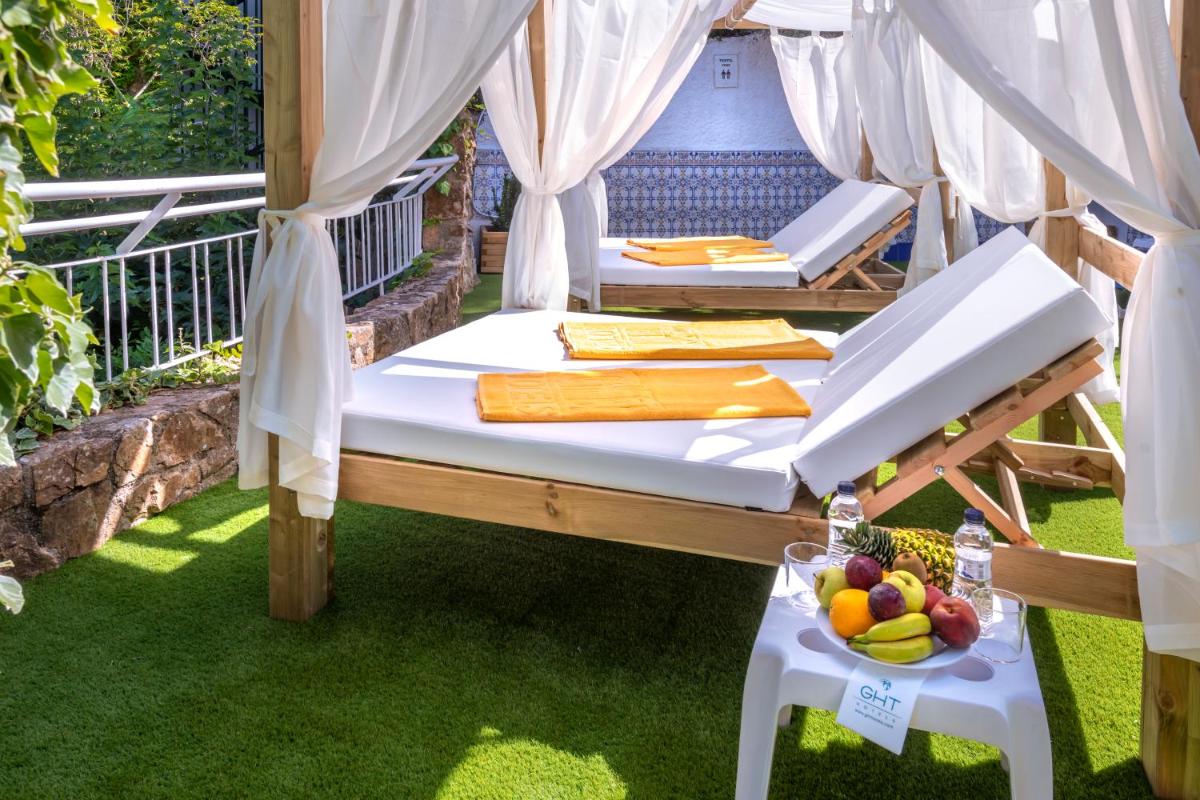 Un balcón o terraza de Hotel GHT Neptuno-Tossa & Venus SPA