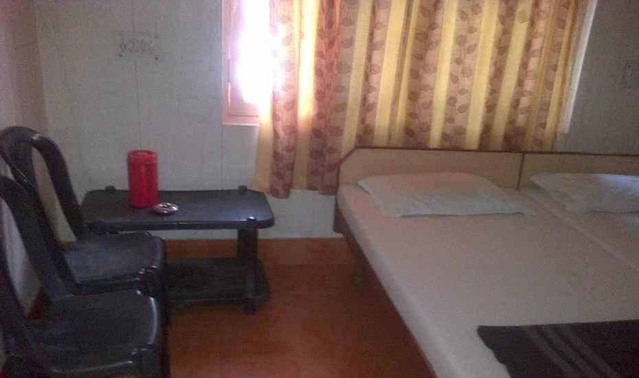 Hotel Om Shiv Shankar - Housity