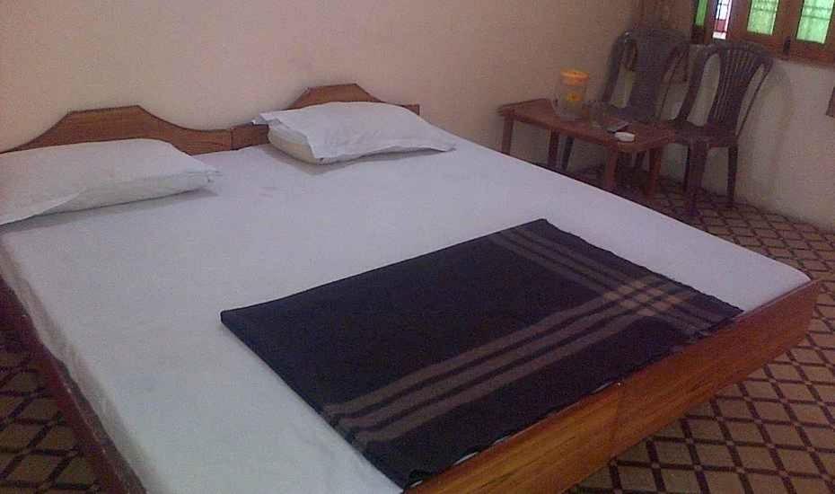 Hotel Om Shiv Shankar - Housity