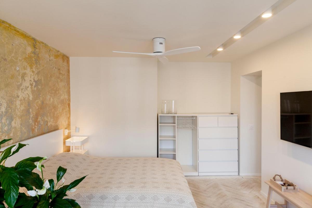 Uni Apartament - Housity