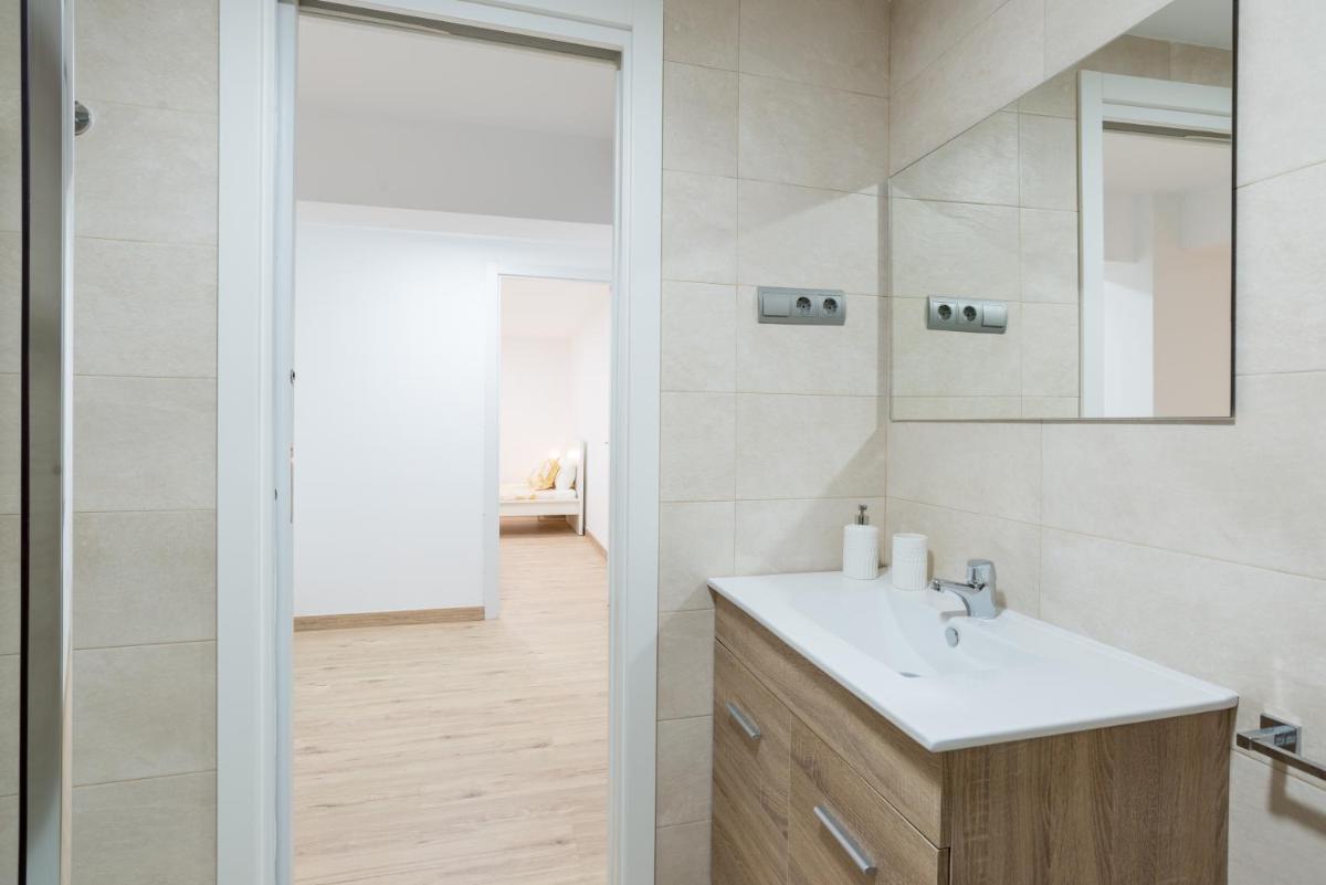 Duplex Cienfuegos II & old town by ELE Apartments - Housity