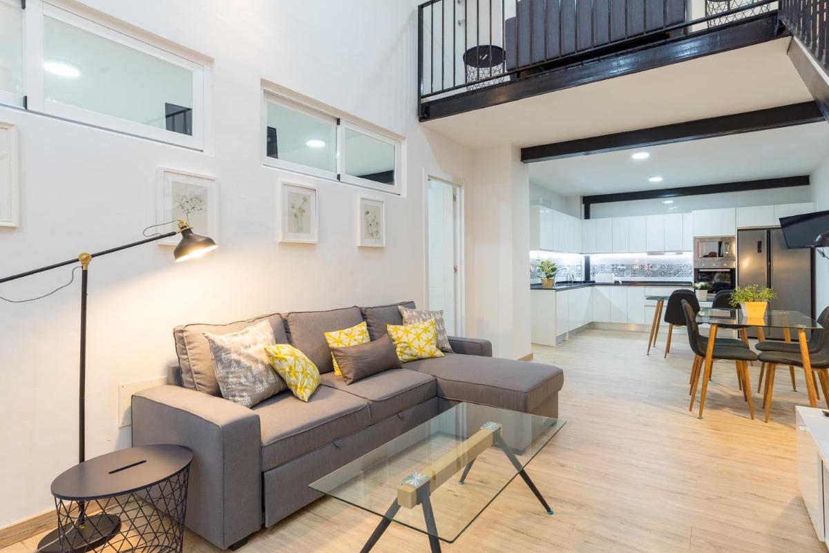 Duplex Cienfuegos II & old town by ELE Apartments - Housity