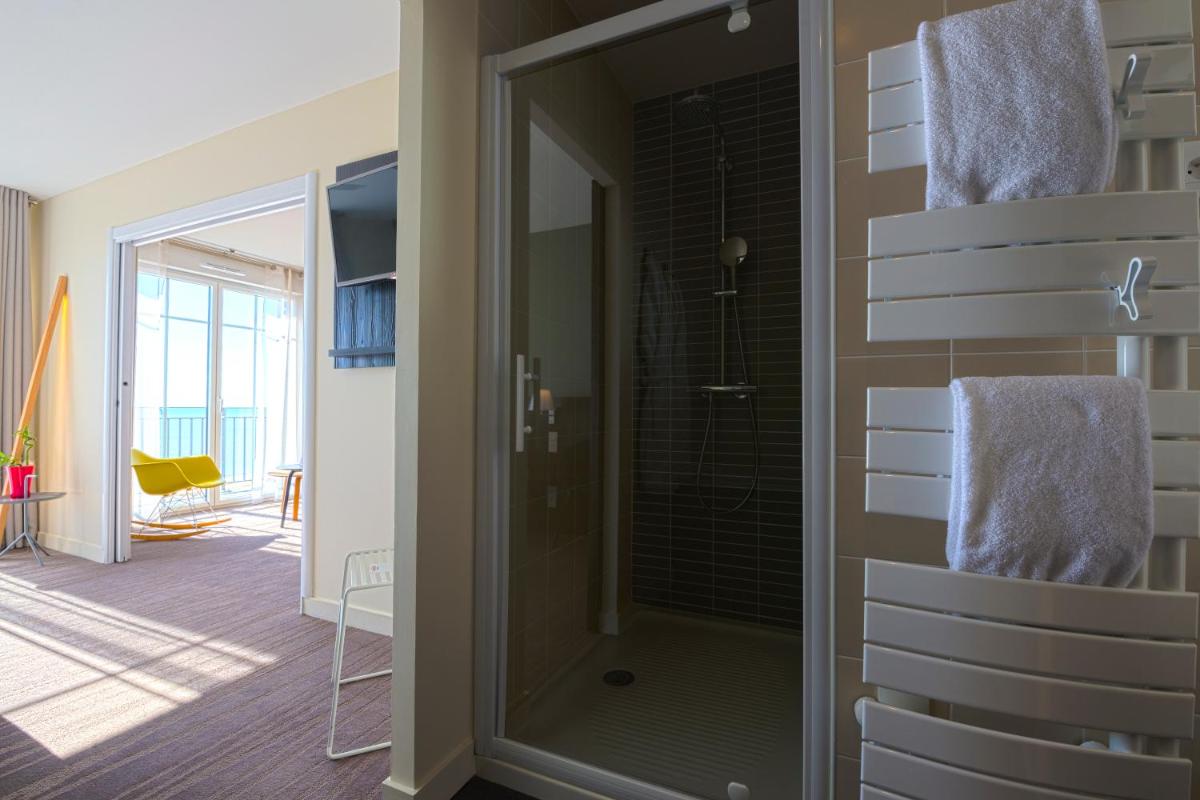 Les Flots - Hôtel et Restaurant face à l'océan - Châtelaillon-Plage - Housity