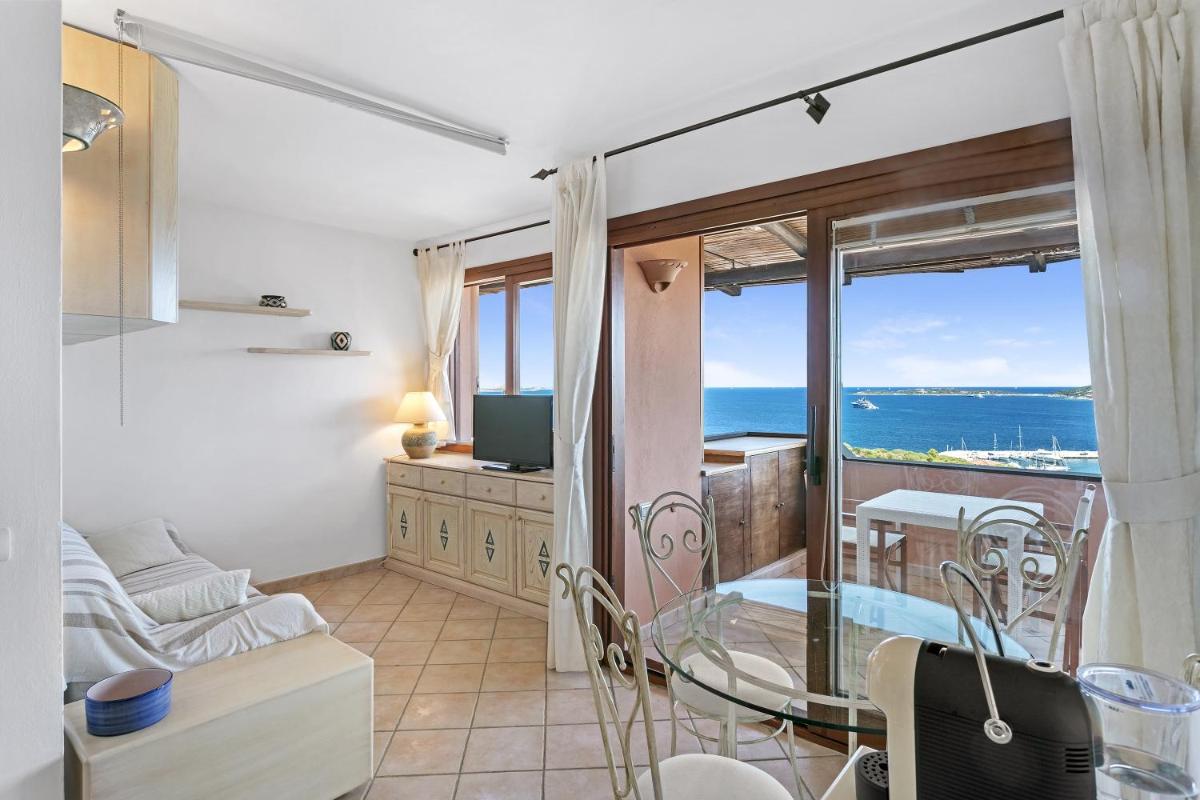 Miramare Flat - Housity