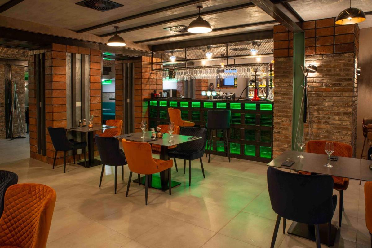 Hotel JURKOS - Housity