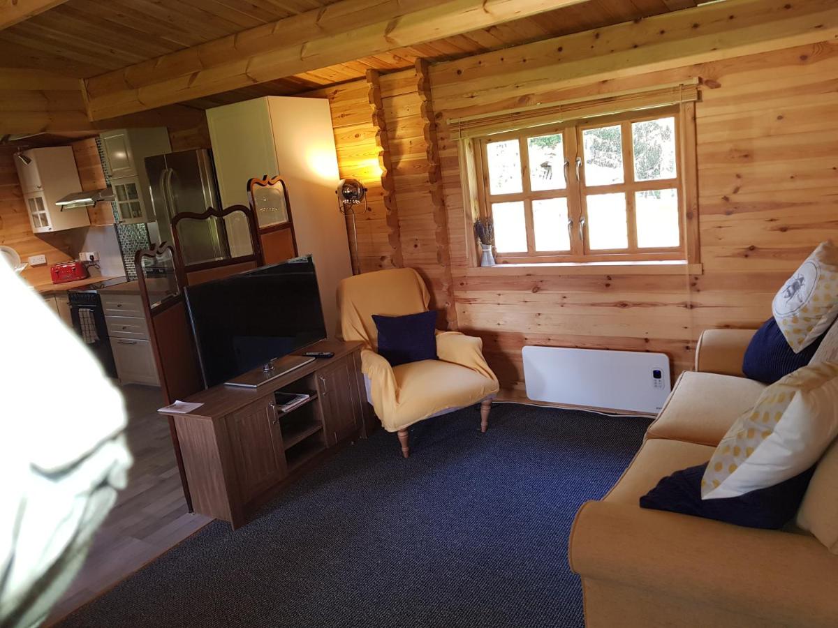 Cabin at Aithernie - Housity