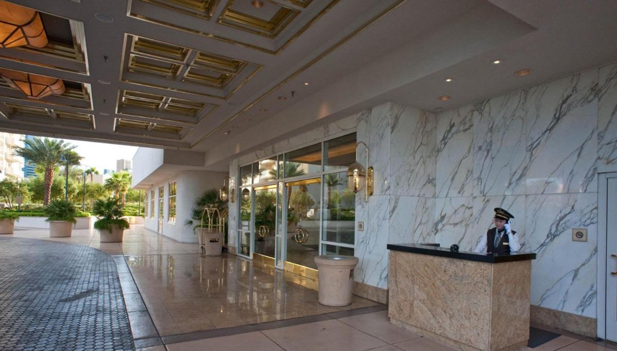 StripViewSuites at Signature - Housity