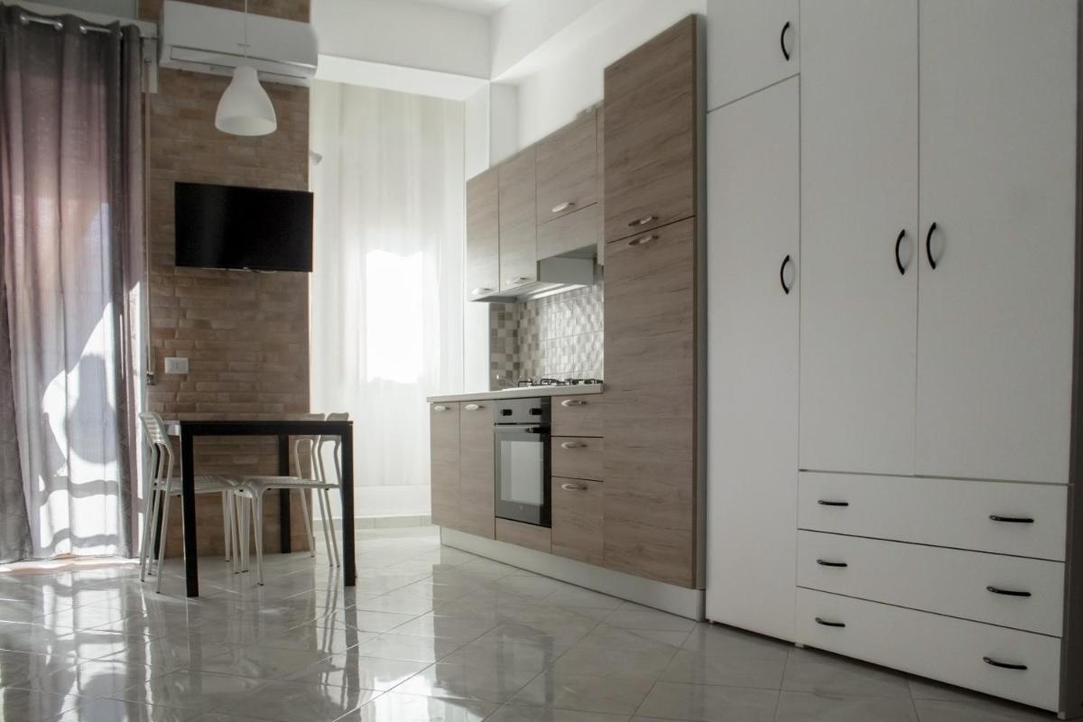 Una finestra sul glicine - Housity