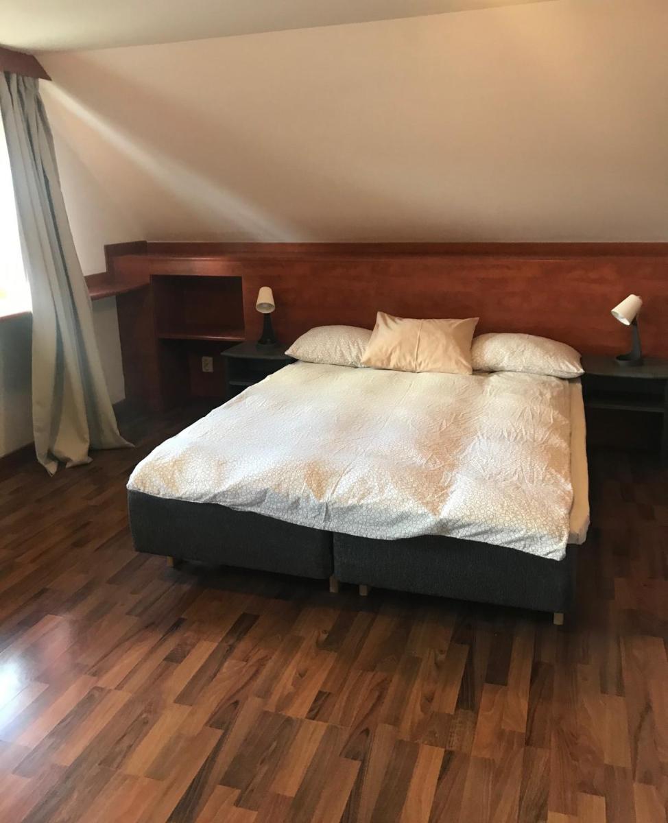 Stort hus med 4 sovrum - Housity