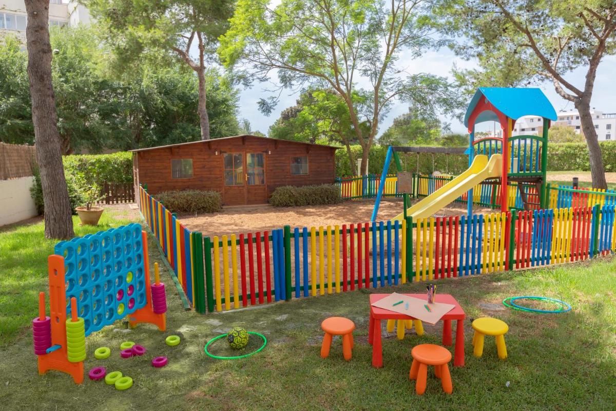 Zona de juegos infantil en HM Mar Blau