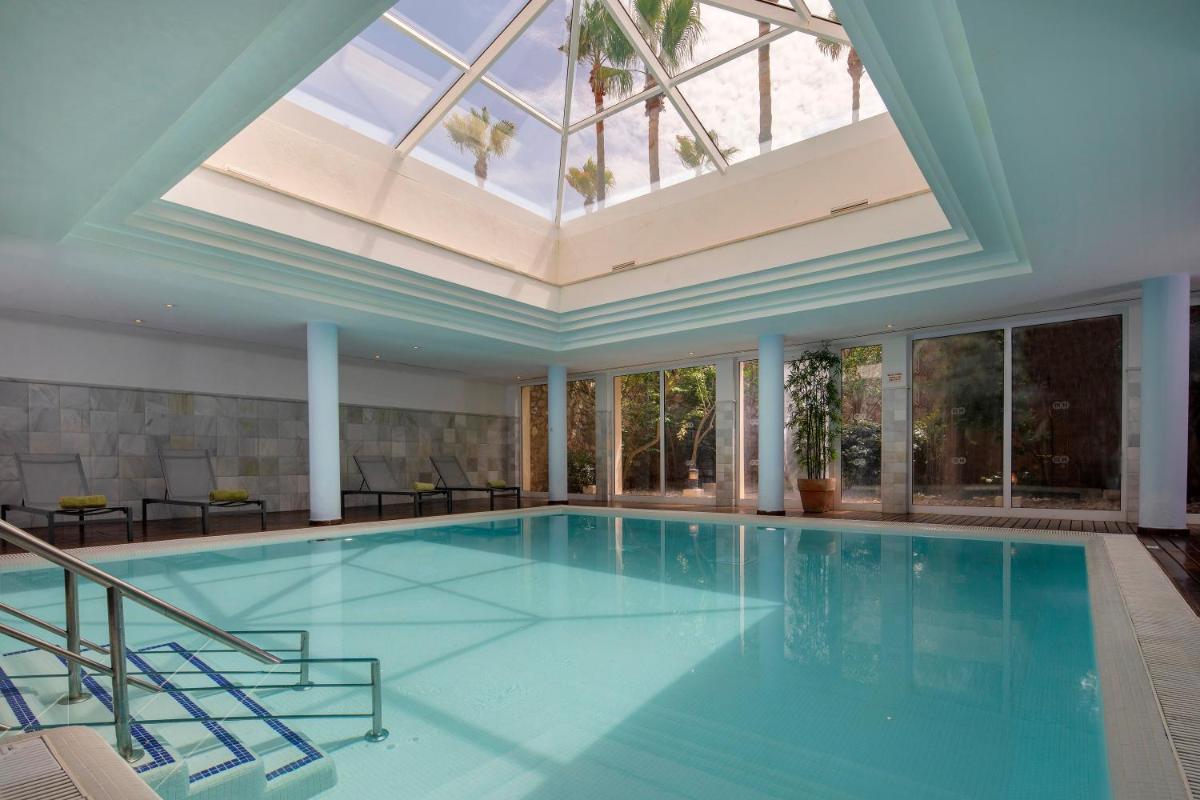 Piscina en o cerca de HM Mar Blau