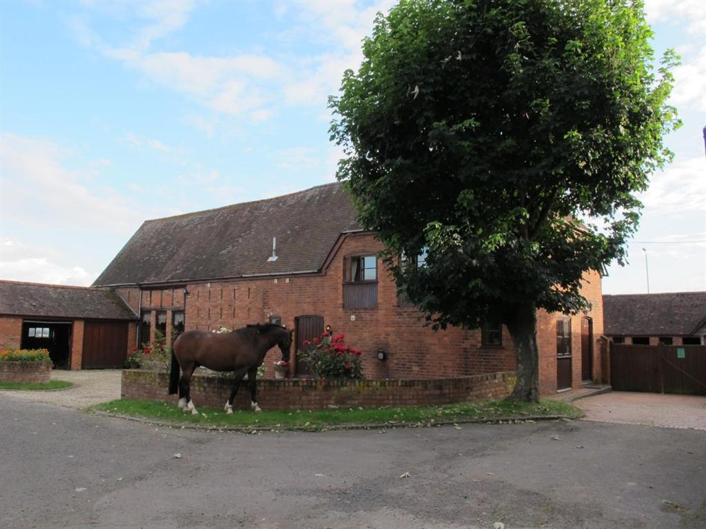 Bluebell Farm - Housity