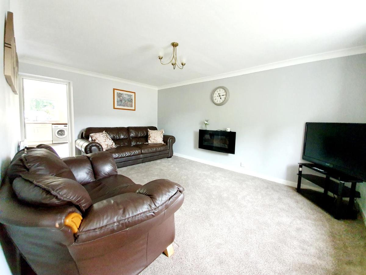 Four Bed Holiday Home in Alness - Housity