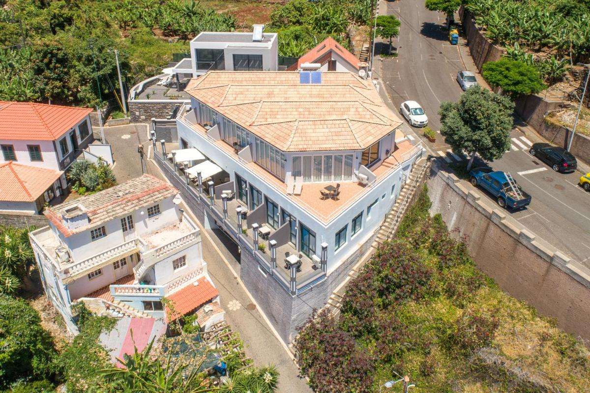 O edifício onde o hotel está situado