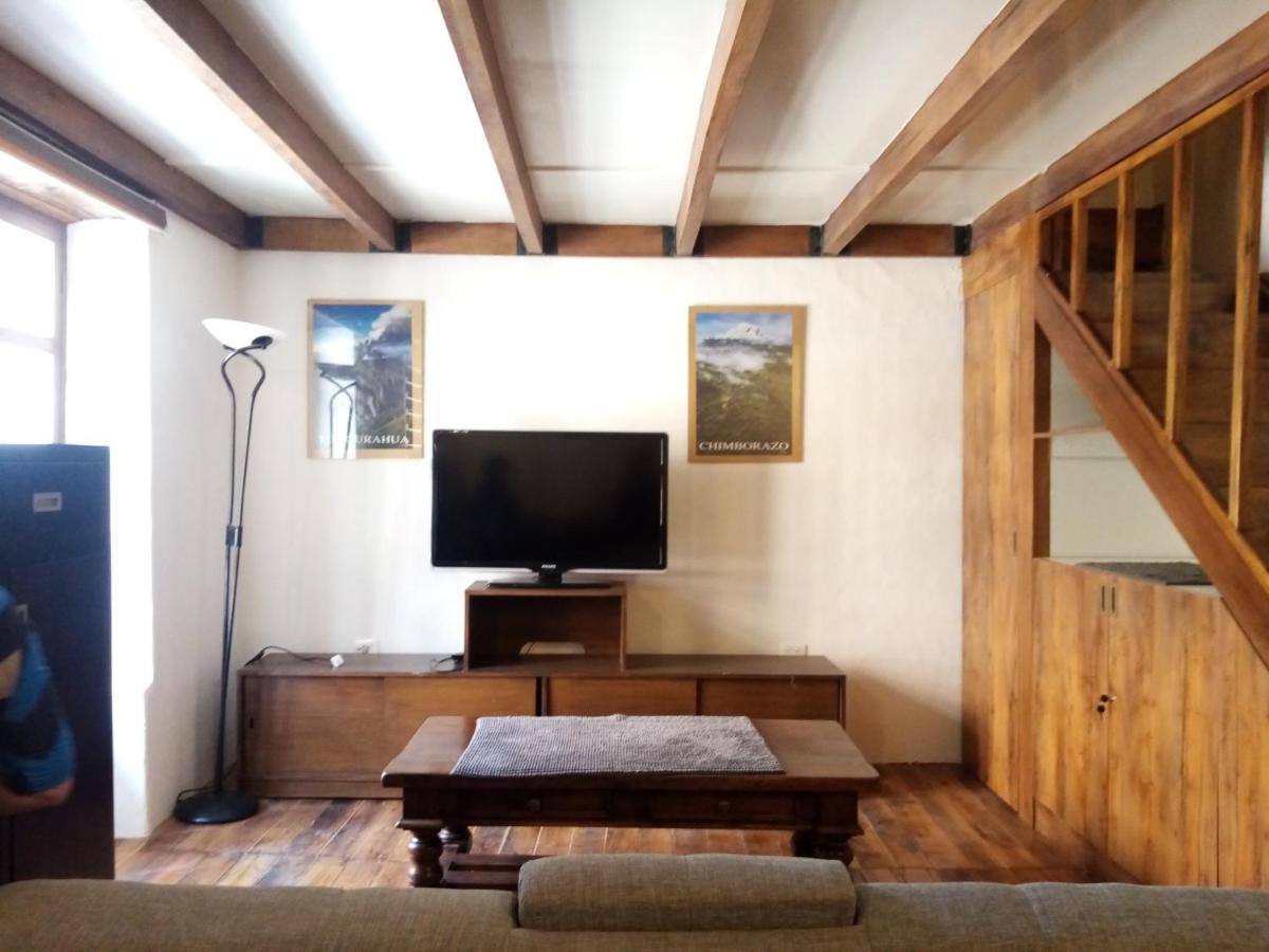 Estudio Ger renewed cozy loft in Old town Quito - Housity