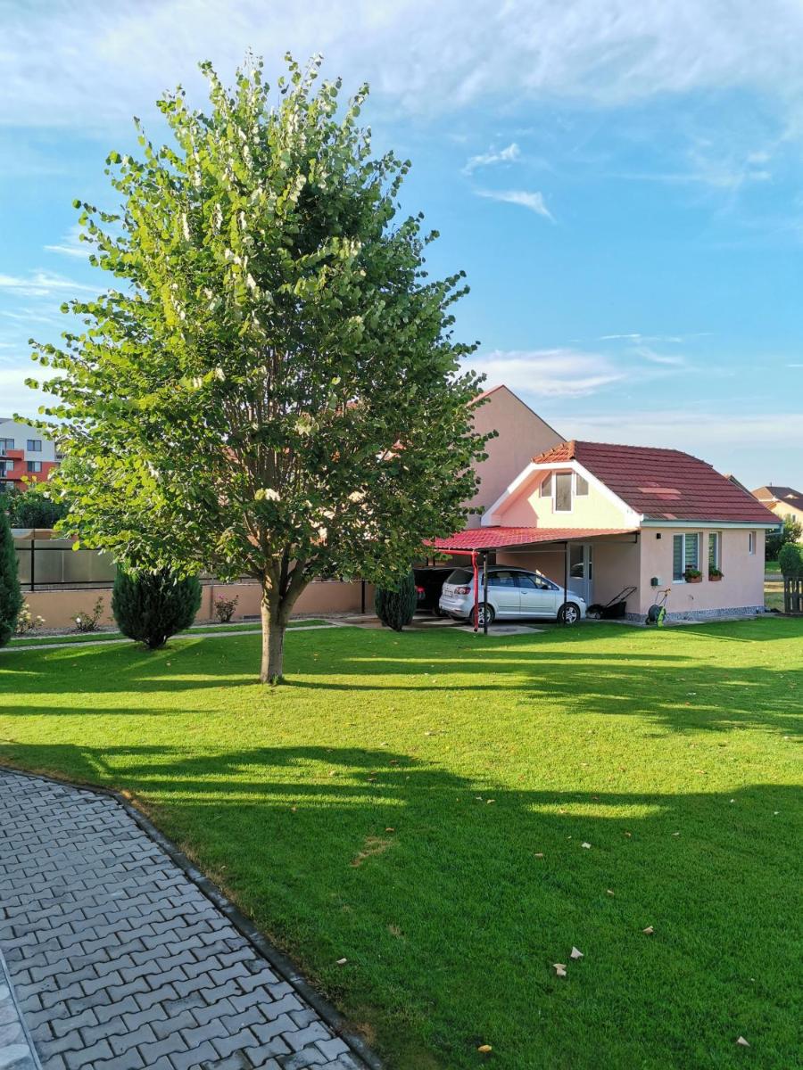 Casuta cu Tei - Housity