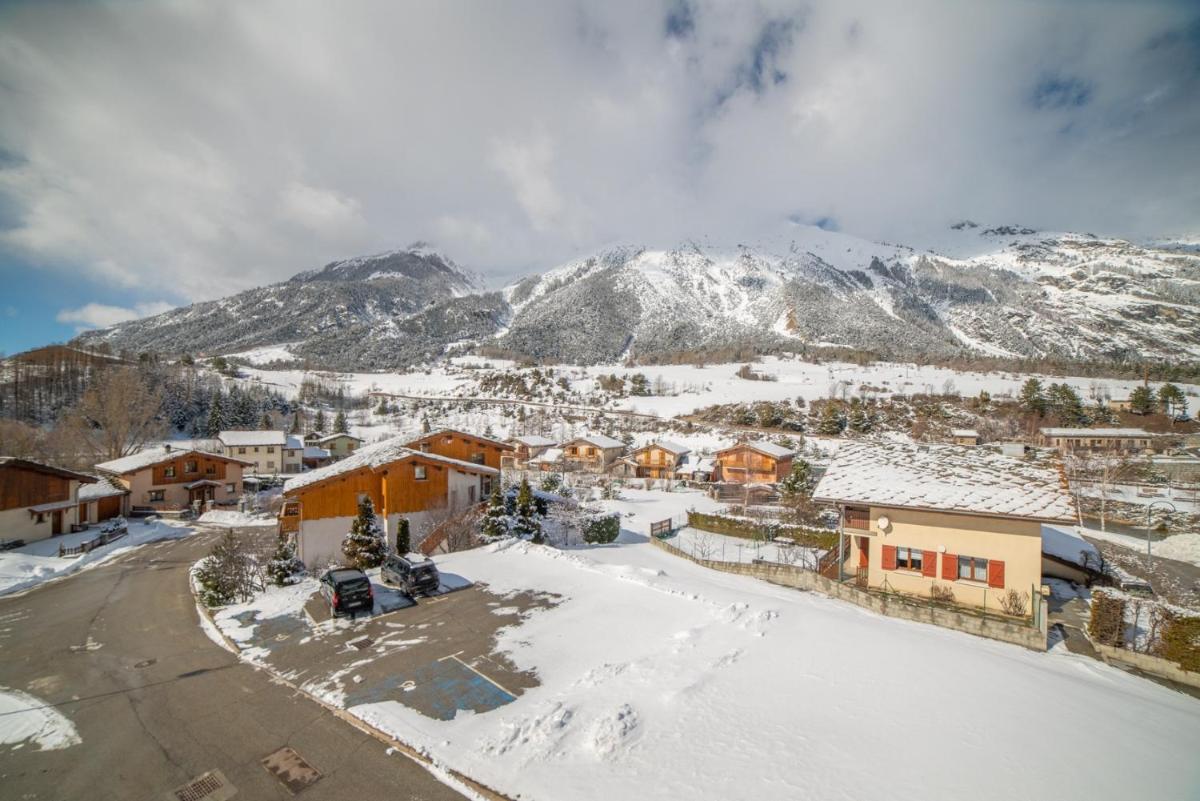 Vue générale sur la montagne ou vue sur la montagne depuis l'hôtel