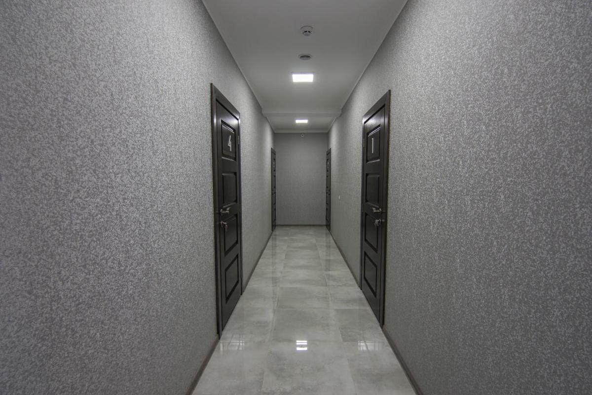 Gray Hotel - Housity