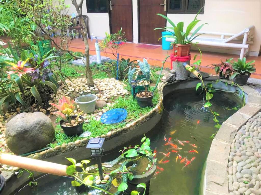Poetri Guest House Syariah near Kebun Raya Bogor - Housity
