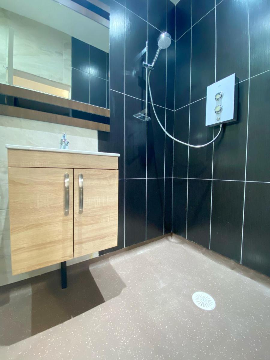 Chelsea Suite Sasco Apartments - Housity