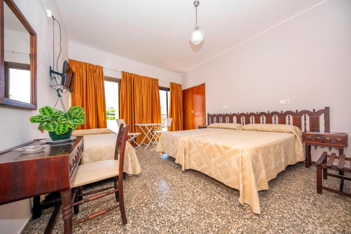 Hostal Santa Eulalia - Housity