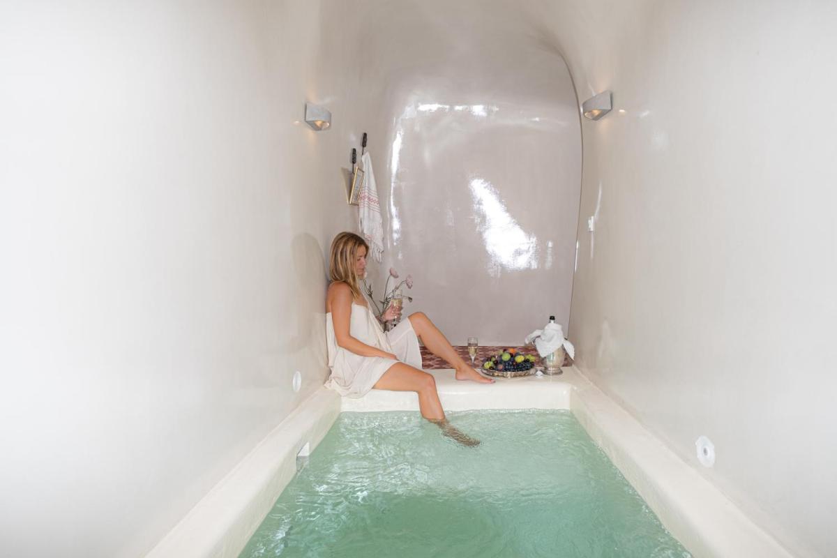 Abelis Canava Luxury Suites - Housity