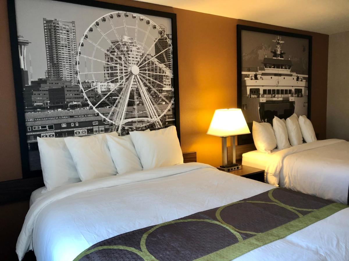 Super 8 by Wyndham Lynnwood - Housity