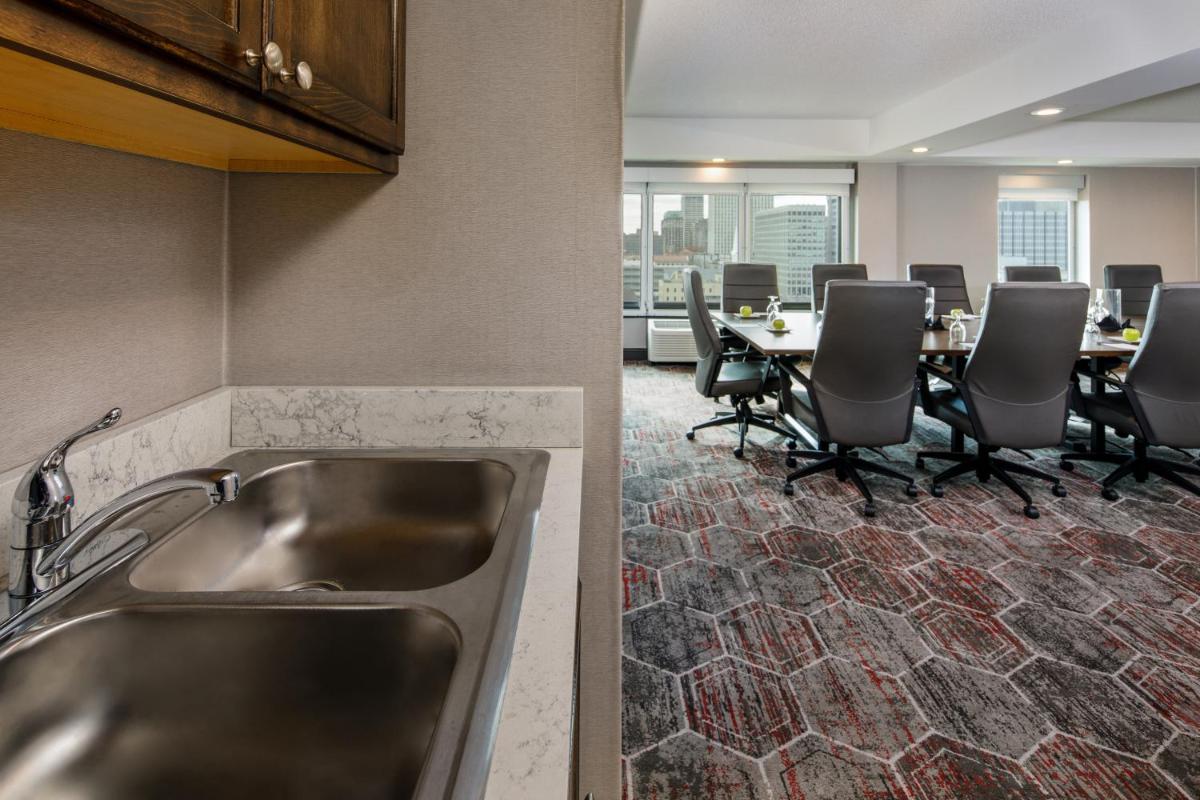 Crowne Plaza Memphis Downtown, an IHG Hotel - Housity