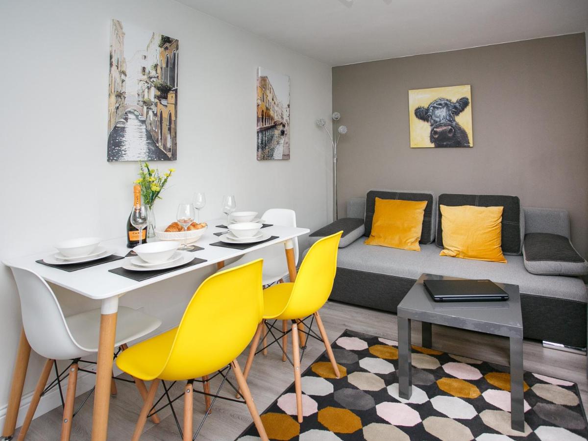 The Wee Snug - Housity