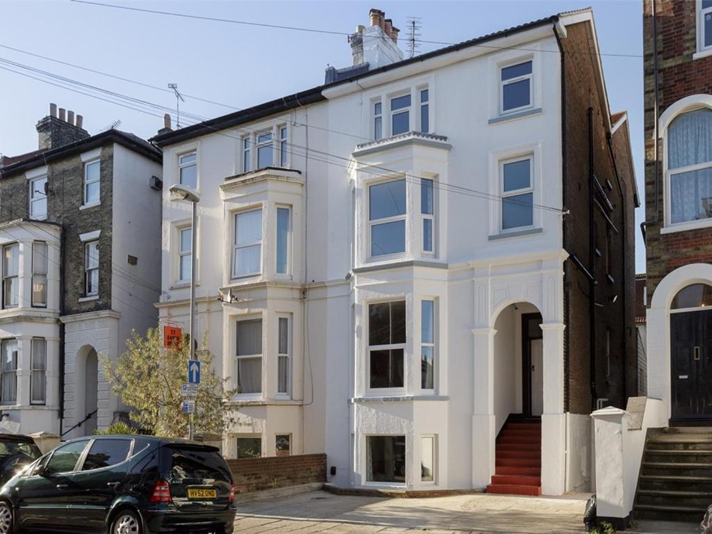 Blue Star House - Housity