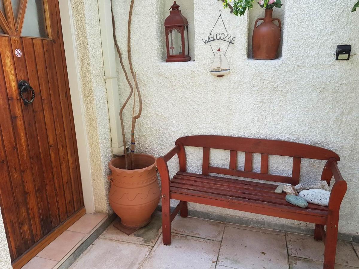 Athens Glyfada Studio - Housity