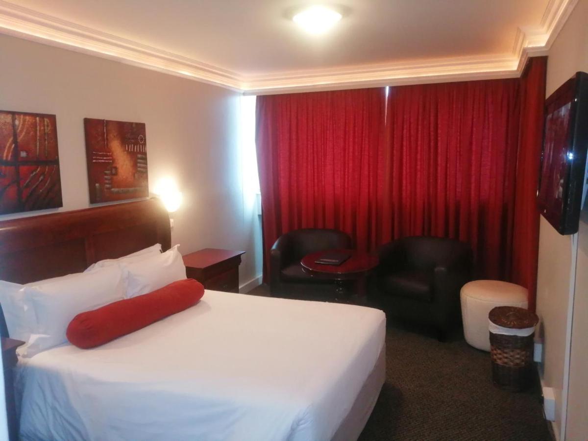 La Mercy Beach Hotel - Housity