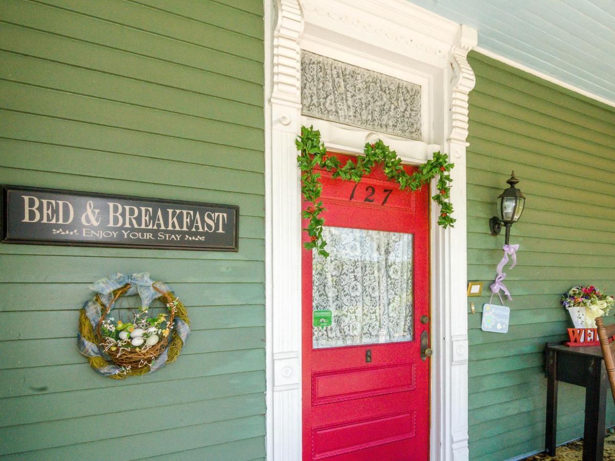 Holly House of Hamilton - Housity