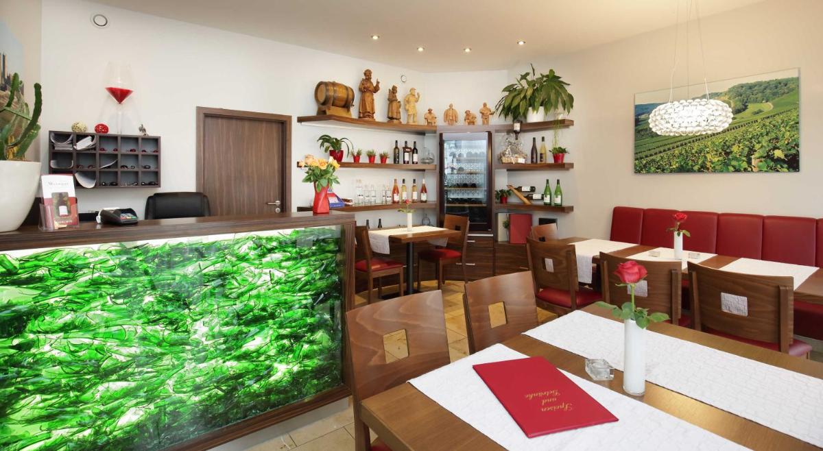 Muellers Weingut und Weinstube im Auerberg - Housity
