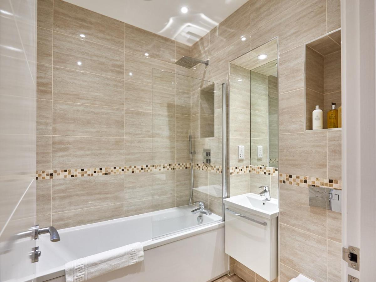 Two Bedroom Apartment by JLJ Apartments & Serviced Accommodation Birmingham - Mantella Lofts - Housity