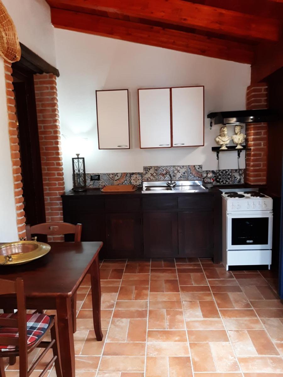 Domus Petrarca Guesthouse - Housity