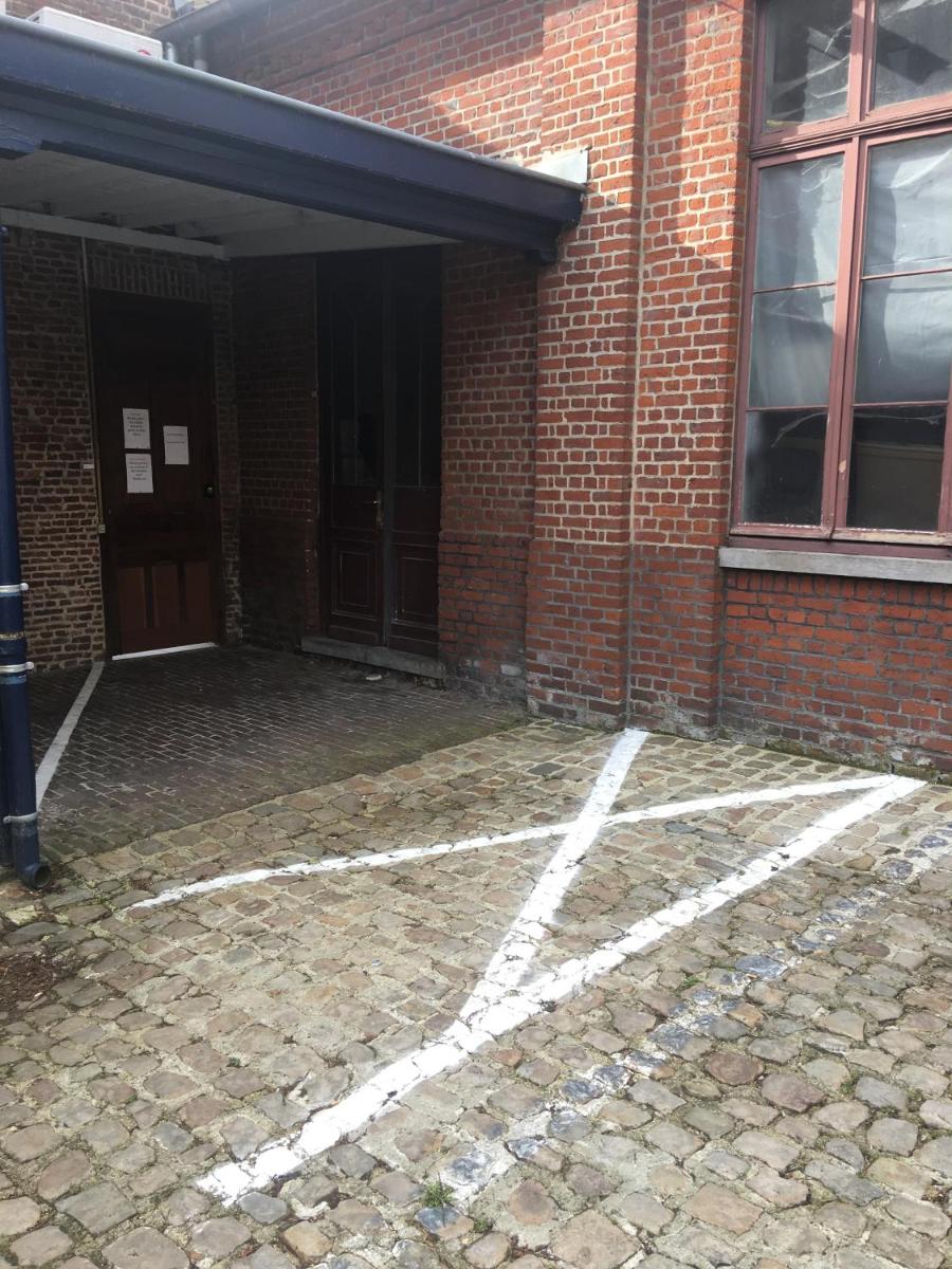 MAISON VIEUX LILLE 3 chambres parking privé 24H24H Accès - Housity