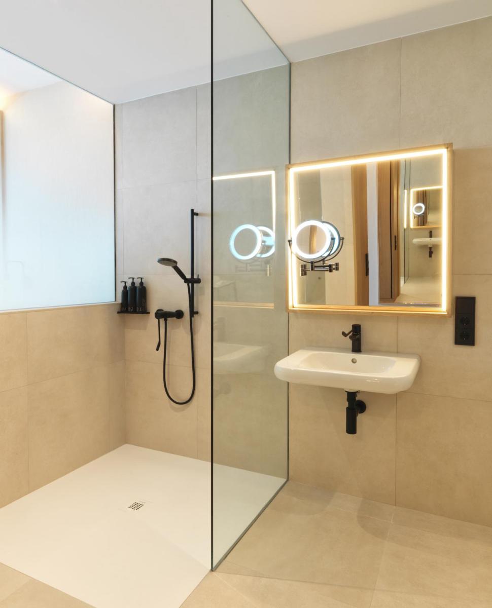 Un baño de Noa Boutique Hotel